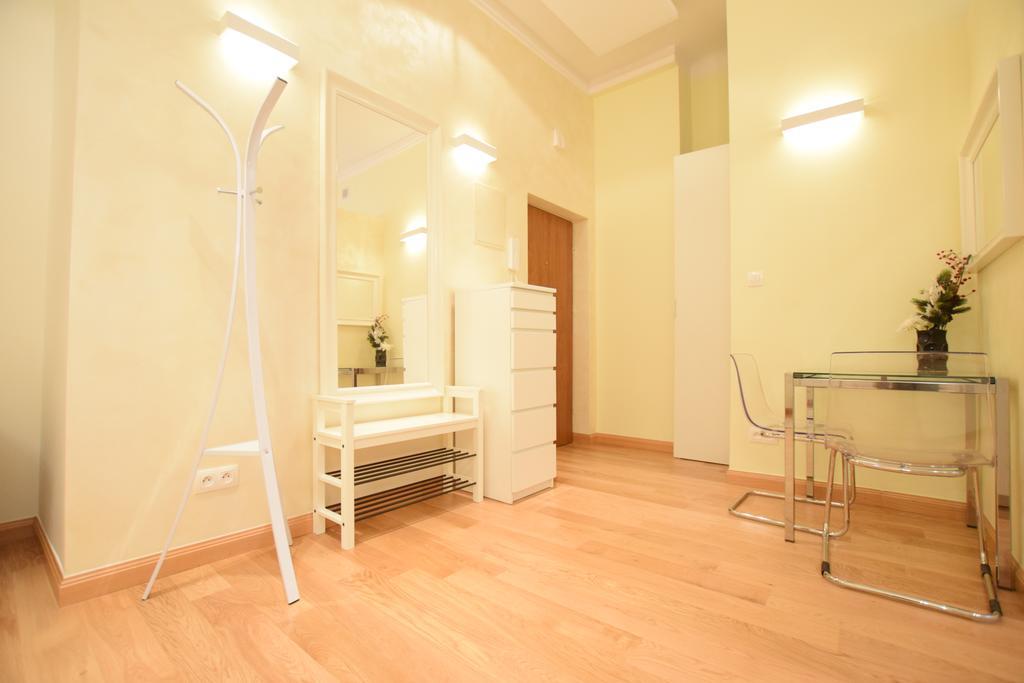 Elegant Apartment Foksal Варшава Экстерьер фото